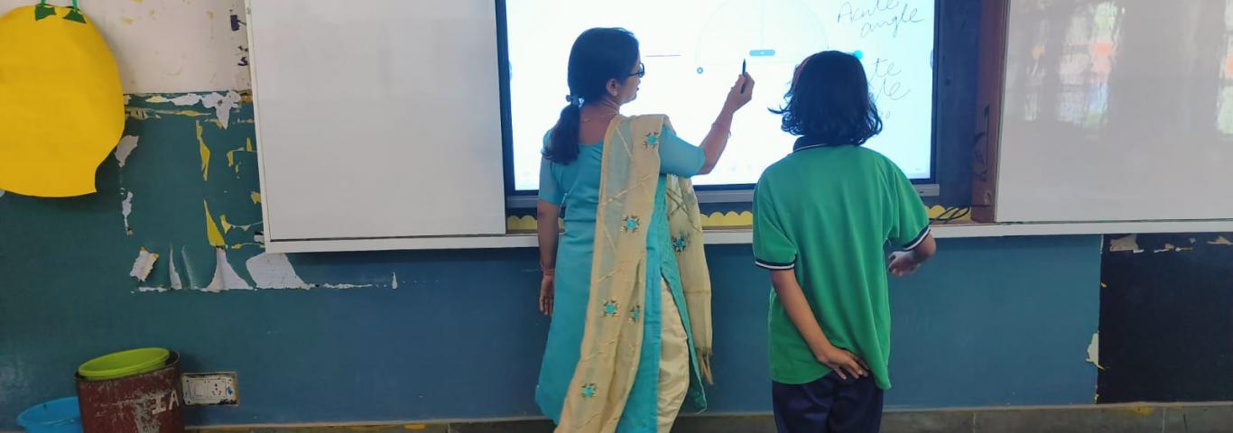 Use of Interactive panel for teaching in Primary Classes